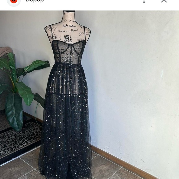 Showpo Black and Gold Star Maxi Dress - Picture 5 of 8